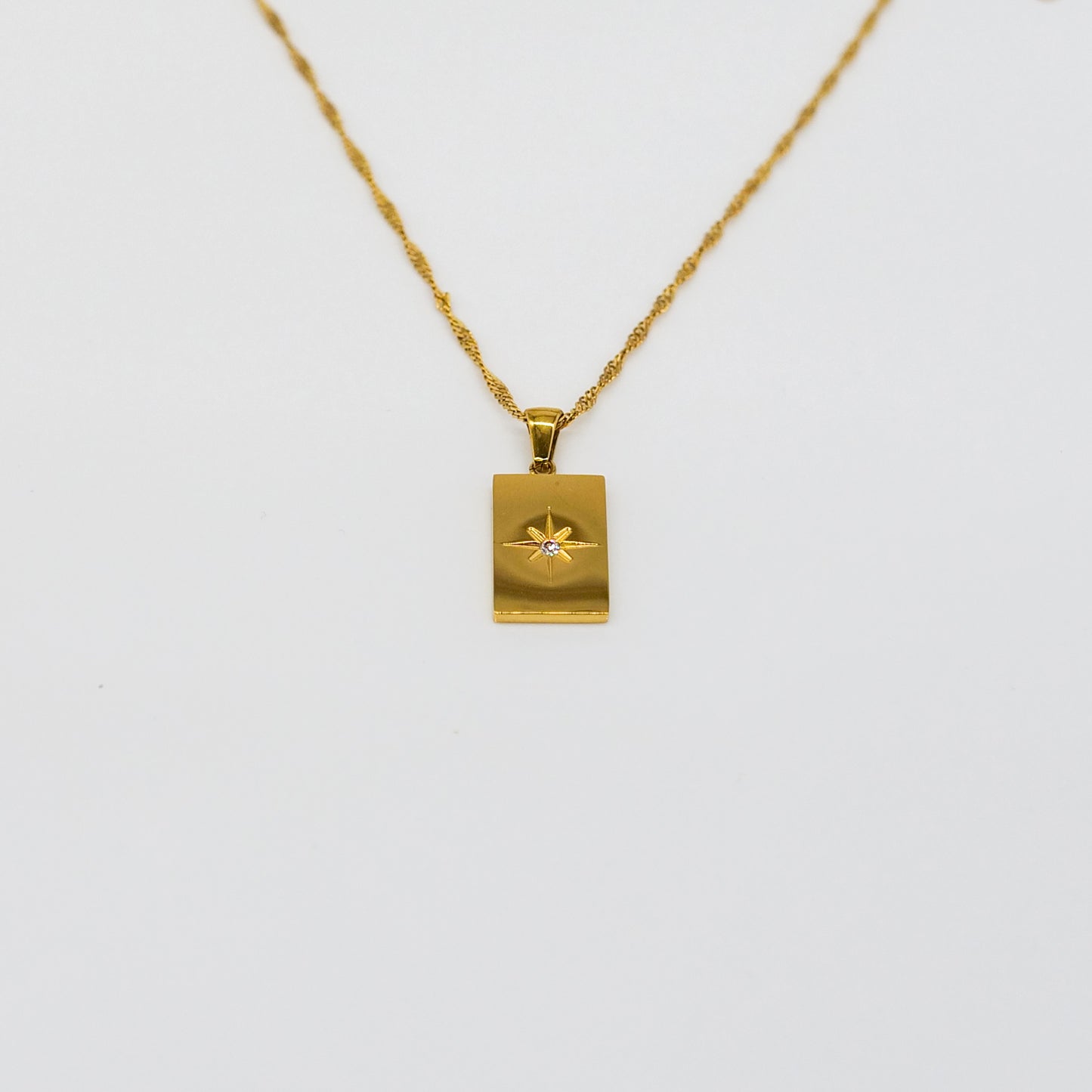 Collier pendentif rectangulaire étoile