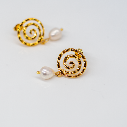 Boucles d’oreilles spirale avec perle pendante
