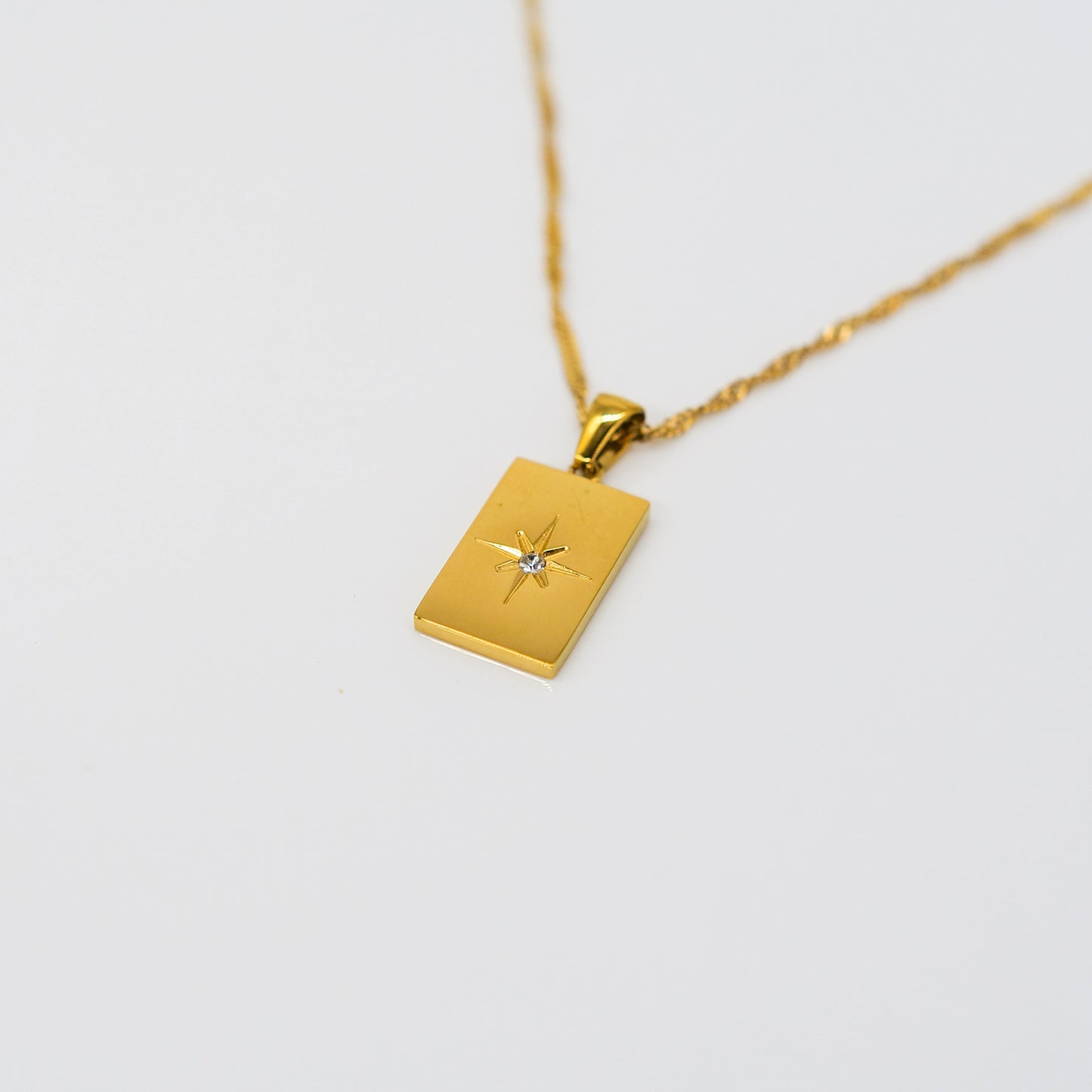 Collier pendentif rectangulaire étoile