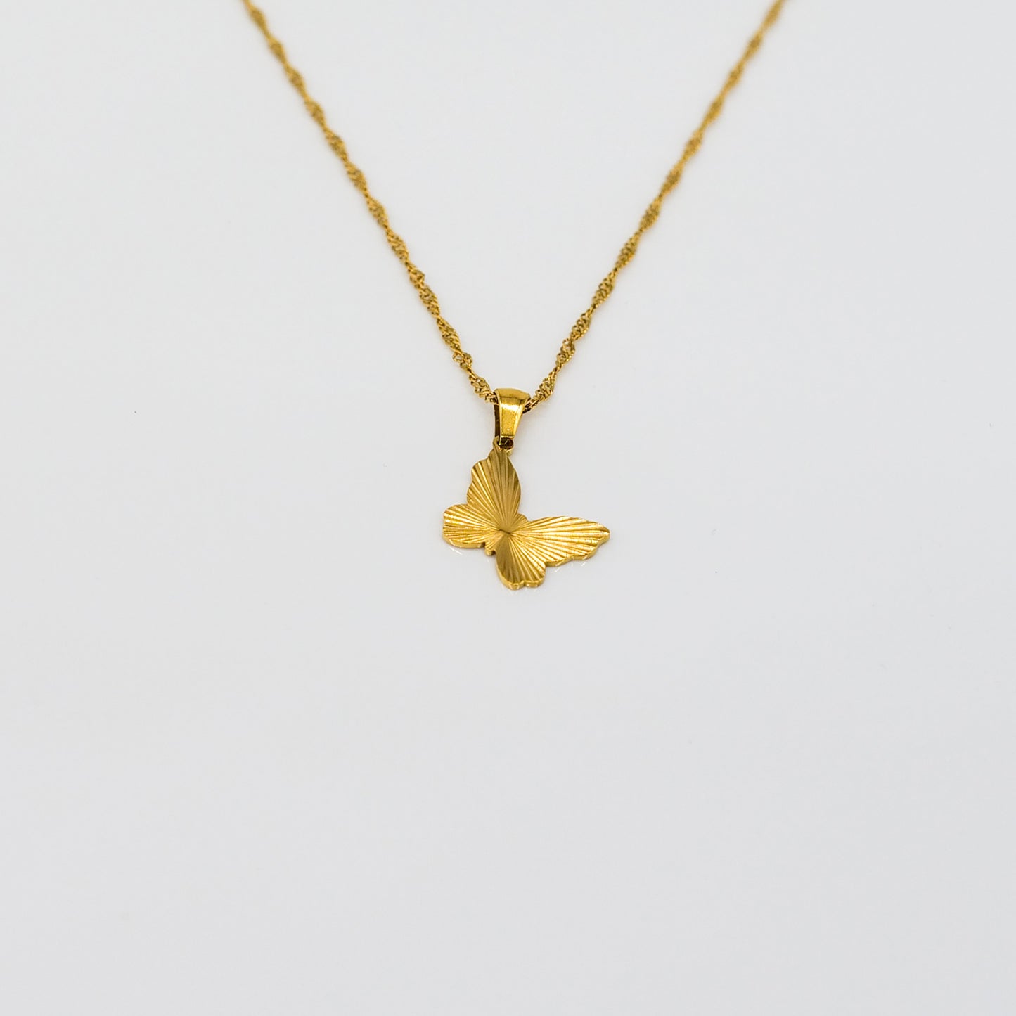 Collier pendentif papillon