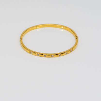 Bracelet Élégant avec 7 Carrés Facettés