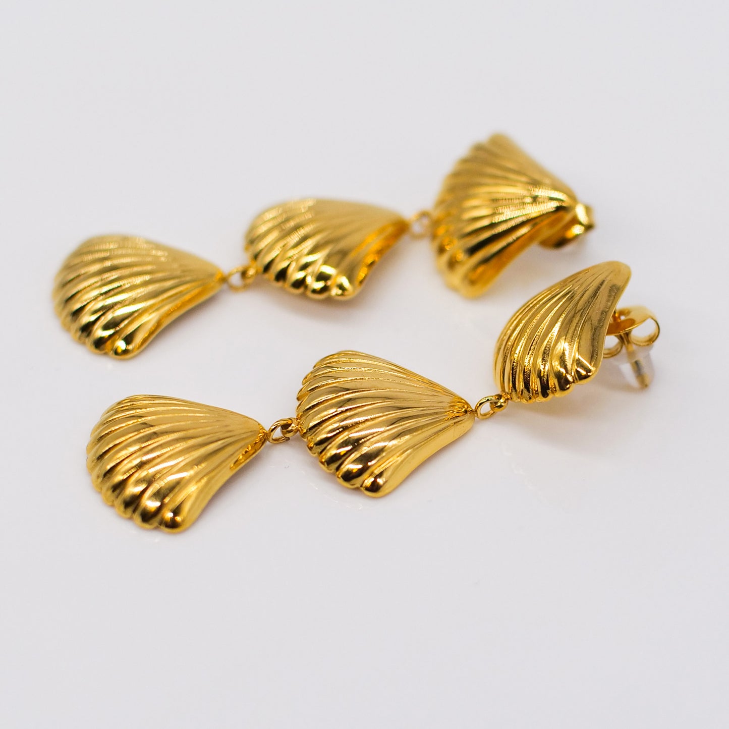 Boucles d’Oreilles Pendantes avec Trois Coquilles Saint-Jacques